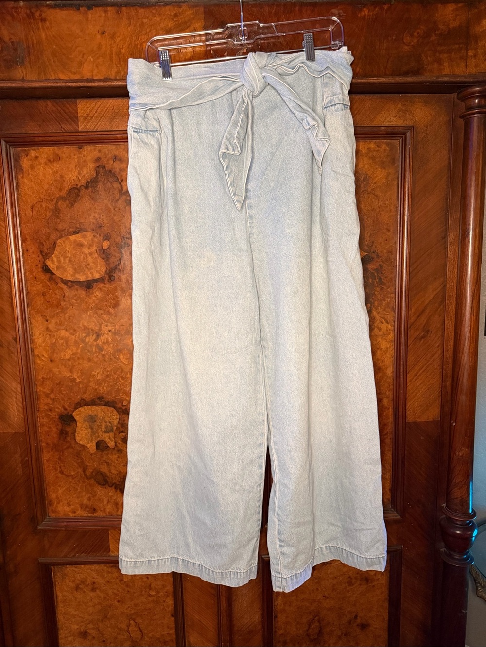 CAARA Light Wash High Rise Wide Leg Tie Waist Denim Pants Jeans Size 26